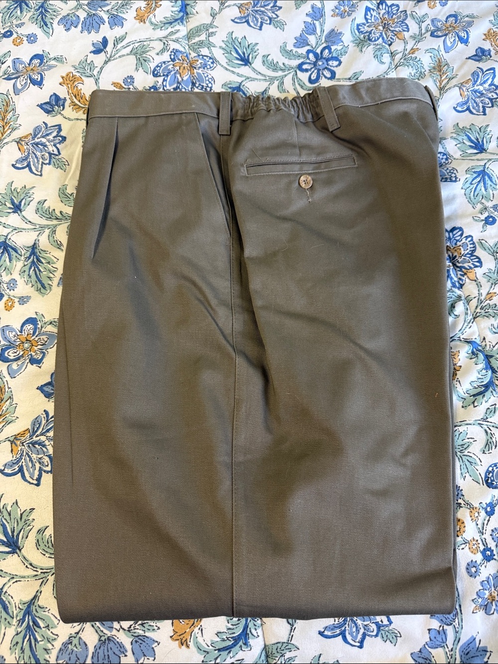 Wrangler Men’s Khaki Green Chinos BNWOT 46x30